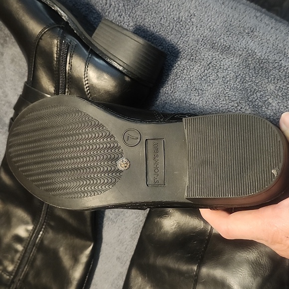 St John's Bay brand below the knee boots. Size 7 - Picture 3 of 5